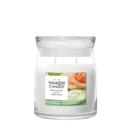 Yankee Candle Blooming Love Medium Jar